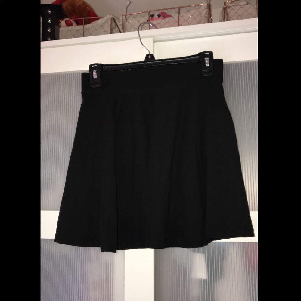 black skater skirt